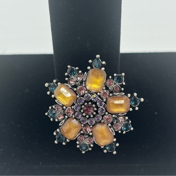 Avon snowflake brooch with aurora borealis rhinestones. - Picture 2 of 8